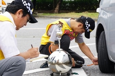 平井理央アナもびっくり！ダンロップ全国タイヤ安全点検でタイヤチェックの 重要性を再確認