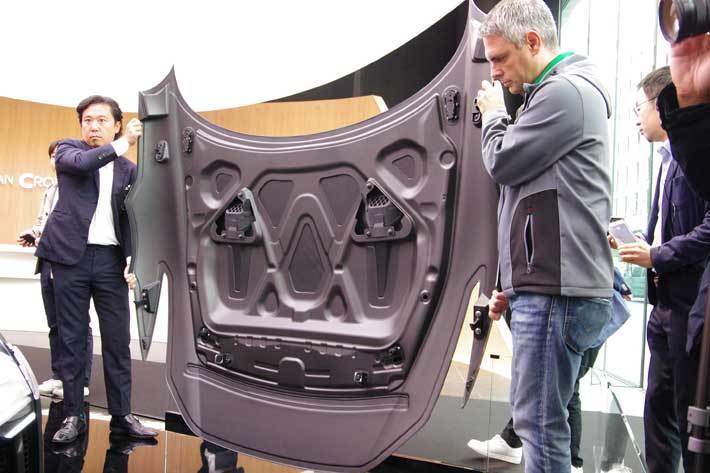 お値段1億円オーバーの特別なGT-R、銀座に降臨！|NISSAN CROSSINGにて「Nissan GT-R50 by Italdesign」が展示中