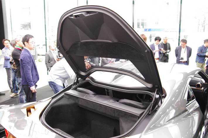 お値段1億円オーバーの特別なGT-R、銀座に降臨！|NISSAN CROSSINGにて「Nissan GT-R50 by Italdesign」が展示中