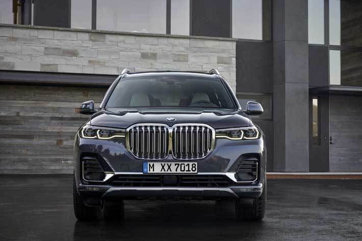 BMW X7登場