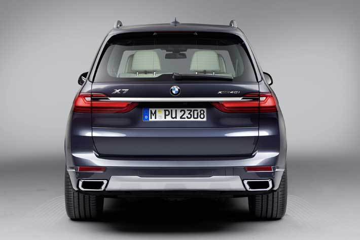 BMW X7登場