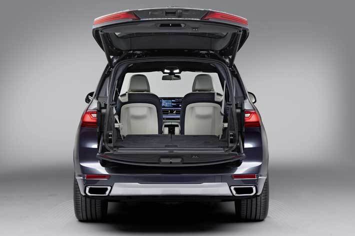 BMW X7登場