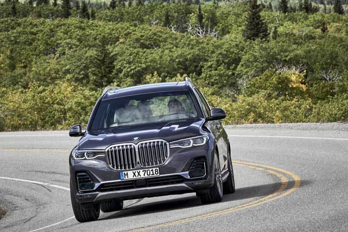 BMW X7登場