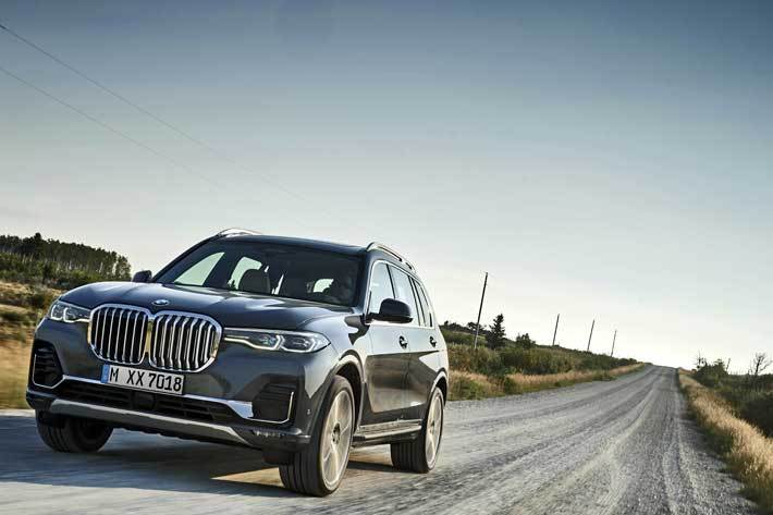 BMW X7登場