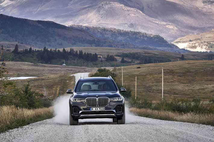 BMW X7登場