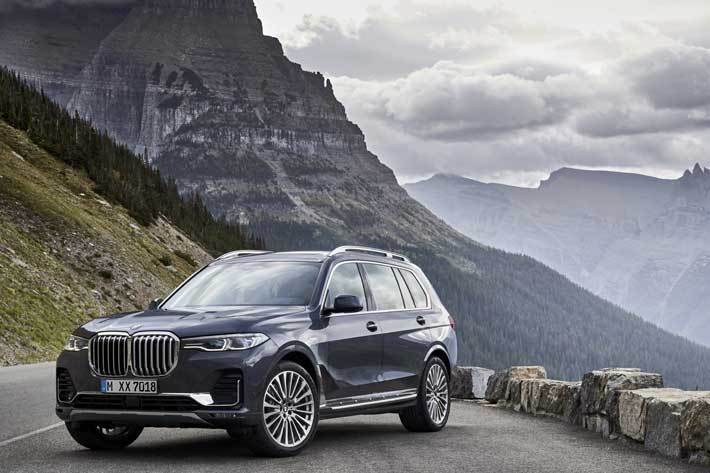 BMW X7登場