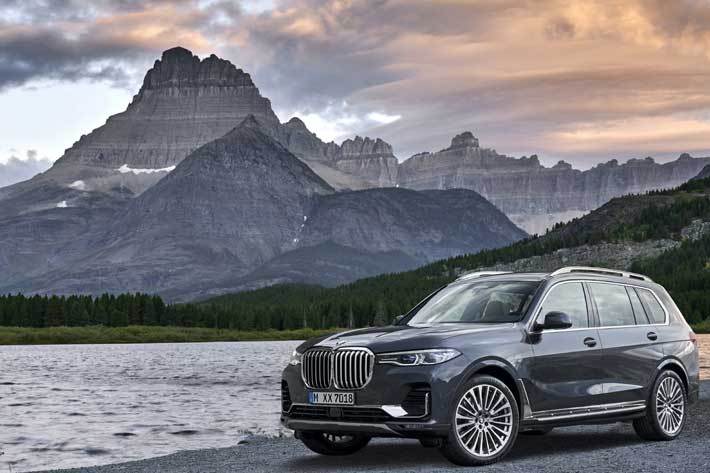 BMW X7登場