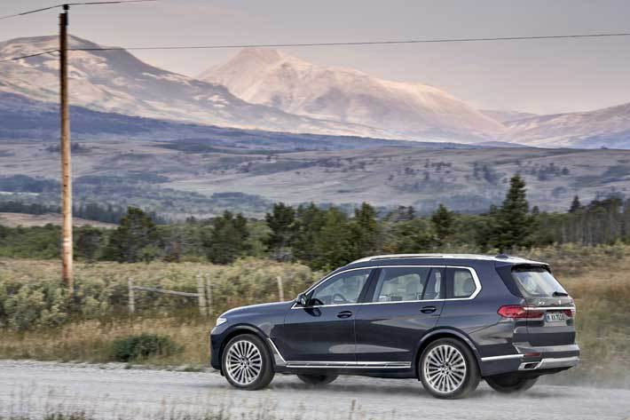 BMW X7登場