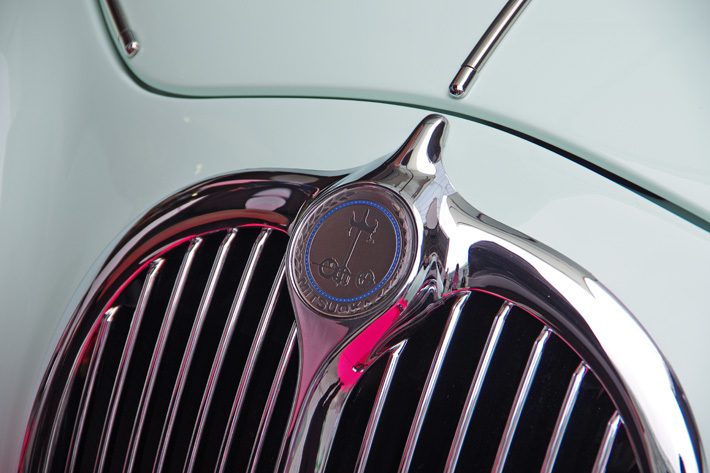 新素材「改質リグニン」を用いた試作車を産総研・森林総研・宮城化成・光岡自動車が発表