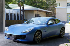 イタリア大使館に9台の特別仕様フェラーリが展示｜フェラーリ・テーラーメイドの芸術