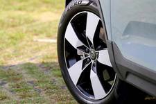 ボルボ XC40 T4 モメンタム(FF)