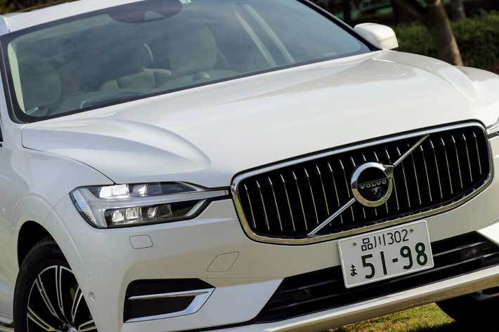 ボルボ XC60 D4 AWD インスクリプション(4WD)