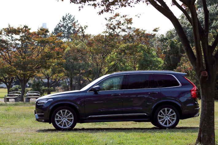 ボルボ XC90 T6 AWD インスクリプション(4WD)