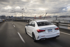 メルセデス・ベンツ 新型Aクラスセダン(A200 4MATIC/A200)