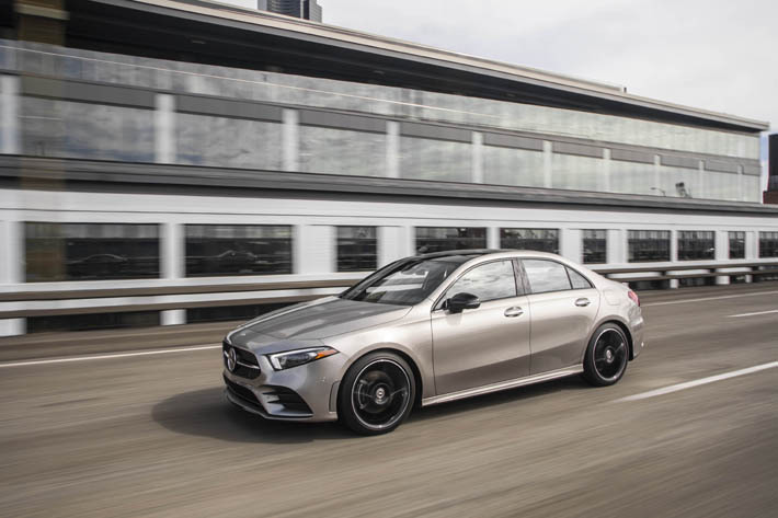 メルセデス・ベンツ 新型Aクラスセダン(A200 4MATIC/A200)