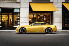 LEXUS、LC特別仕様車“Luster Yellow”を期間限定販売