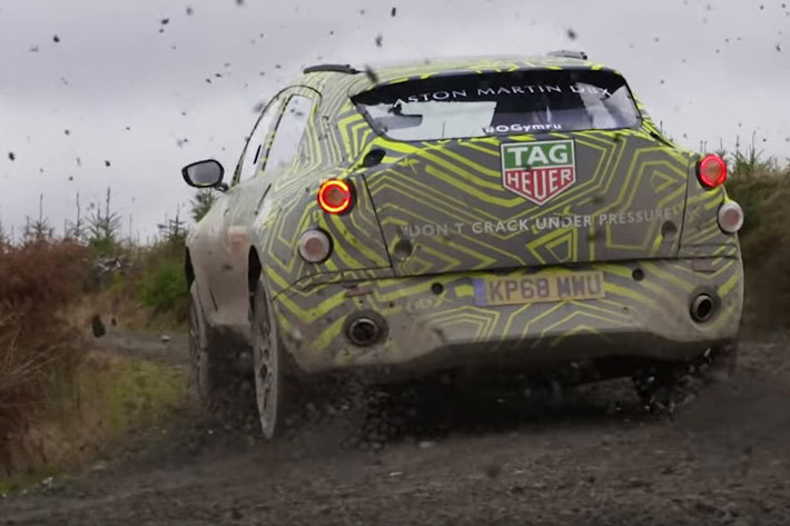 アストンマーティン DBX