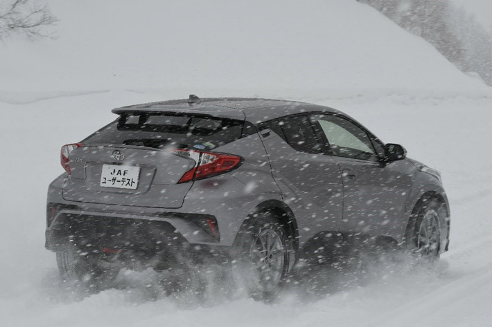 雪道は4wd でも油断は禁物 登坂 ブレーキ性能を検証 2wdとの比較も 業界先取り 業界ニュース 自動車ニュース21国産車から輸入車まで Mota