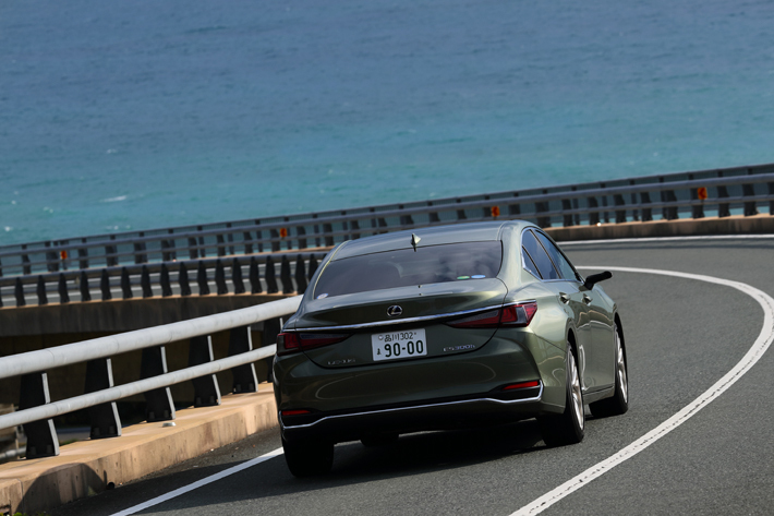 レクサス 新型ES 300h“version L”