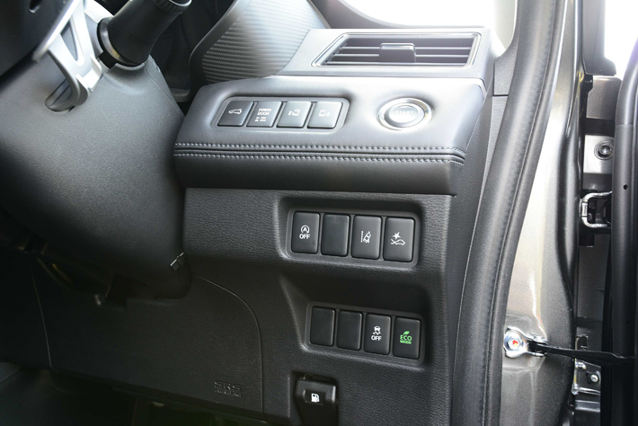 三菱 新型デリカD:5 URBAN GEAR