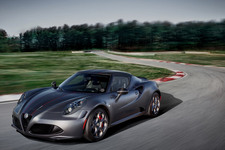 ｢Alfa Romeo 4C｣の限定車発売 ｢4C Competizione｣ならびに｢4C Spider Italia｣を数量限定で導入