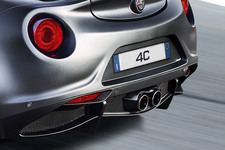 ｢Alfa Romeo 4C｣の限定車発売 ｢4C Competizione｣ならびに｢4C Spider Italia｣を数量限定で導入