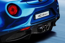 ｢Alfa Romeo 4C｣の限定車発売 ｢4C Competizione｣ならびに｢4C Spider Italia｣を数量限定で導入