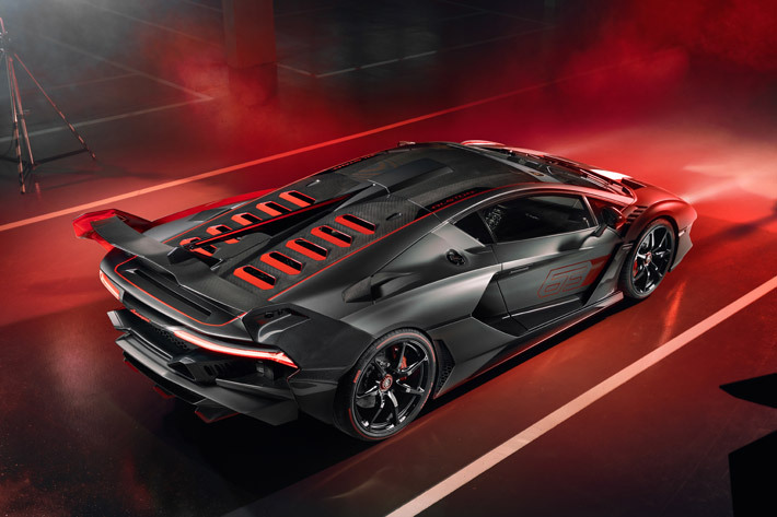 スクアドラ・コルセ初のワンオフモデル「ランボルギーニ SC18」