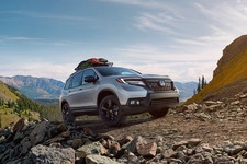 2018年ロサンゼルスオートショーで新型SUV「Passport」を世界初披露