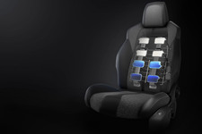 都市でもオフロードでもさらに上質な走りと よりいっそうの高級感を。 特別仕様車3008 CROSSCITY登場