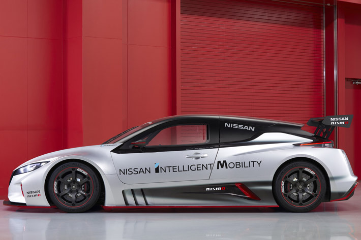 新型EVレーシングカー「NISSAN LEAF NISMO RC」を初公開