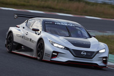 新型EVレーシングカー「NISSAN LEAF NISMO RC」を初公開