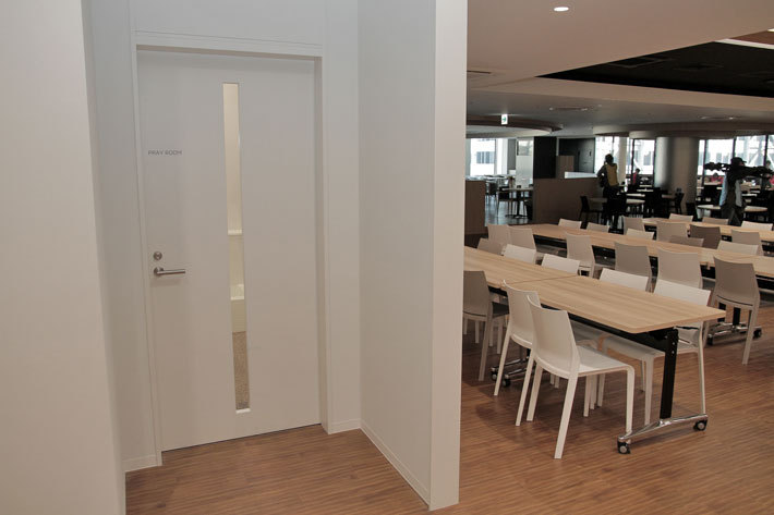 祈祷室は食堂の近くに設置される／三菱自動車工業 技術センター 新R&Dオフィスビル　[愛知県岡崎市]／三菱自動車工業 技術センター新設見学会[2018年11月27日／三菱自動車工業 岡崎工場・岡崎技術センター(愛知県)]