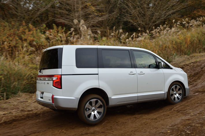 三菱 新型デリカD:5