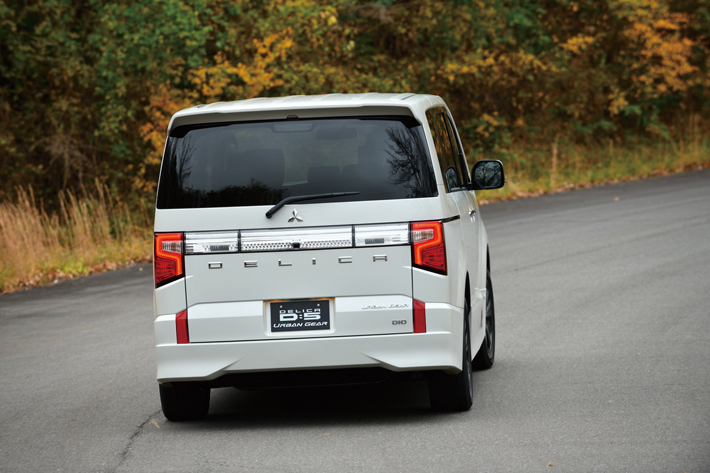 三菱 新型デリカD:5 URBAN GEAR