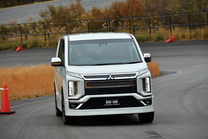 三菱 新型デリカD:5 URBAN GEAR