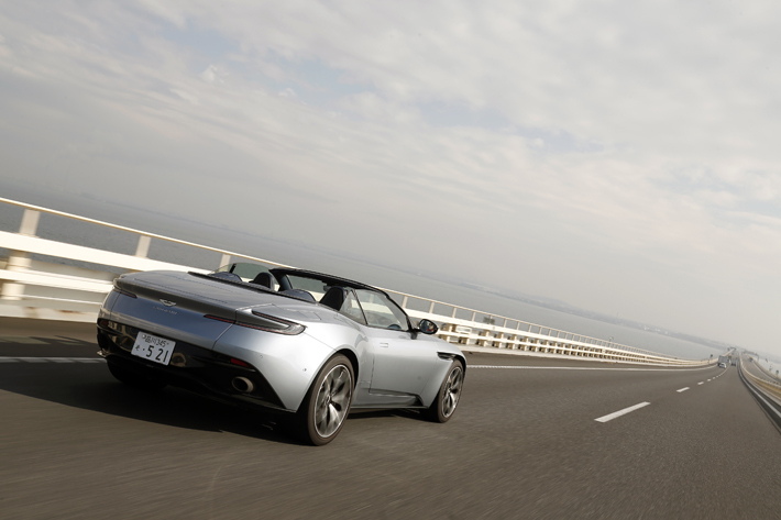 ASTON MARTIN DB11 VOLANTE(アストンマーティン DB11 ヴォランテ)