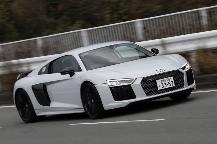 アウディ R8 V10 Plus試乗 フラッグシップスポーツは先端技術の塊 1 4 徹底検証 18年新型車種ー試乗レポート Mota