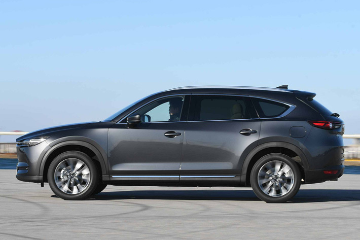 マツダ Cx 5とcx 8内装比較 似ているようで別モノ 最大の違いはシフト位置とシフト周辺の質感で 圧倒的にcx 8 がオススメだった 話題を先取り 新型車解説21 Mota