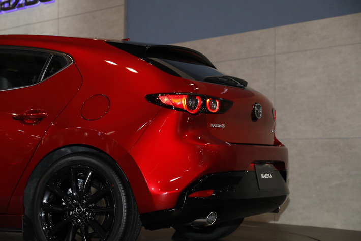 アクセラ次期モデル Mazda3 が待望の本邦初公開 東京オートサロン19 画像ギャラリー No 4 特集 Mota アクセラ次期モデル Mazda3 が待望の本邦初公開 東京オートサロン19 画像ギャラリー No 4 特集 Mota