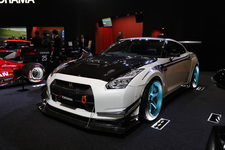 SEMAショーを騒がせた「ADVAN Racing R6」が横浜ゴムのホイールブースに登場！【東京オートサロン2019】