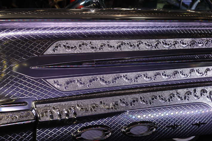 施工費2000万円オーバー！ 圧倒的な輝度と耐久性を誇る手彫り彫刻