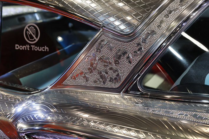 施工費2000万円オーバー！ 圧倒的な輝度と耐久性を誇る手彫り彫刻