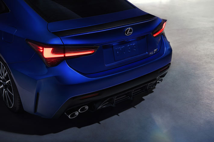 レクサス、新型「RC F」を世界初公開