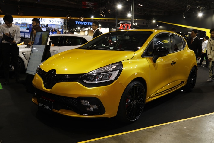 ルーテシアR.S.トロフィーを越えるハイパフォーマンスモデルを100台