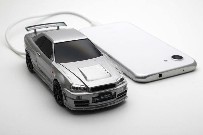 これがモバイルバッテリ？！ 海外でも有名な名車　日産スカイラインGT-R R34型　モバイルバッテリーが登場