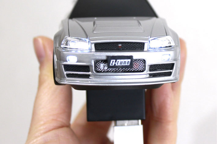 これがモバイルバッテリー 名車 日産 スカイラインgt R R34型 のモバイルバッテリーが登場 画像ギャラリー No 4 業界先取り 業界ニュース 自動車ニュース22国産車から輸入車まで Mota