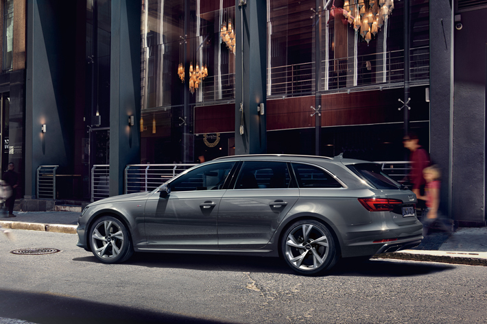 アウディ、A4シリーズの仕様と価格を一部変更して発売