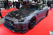 VARISではチョップドカーボンを使用したGT-Rがドレスアップ部門優秀賞受賞【東京オートサロン2019】