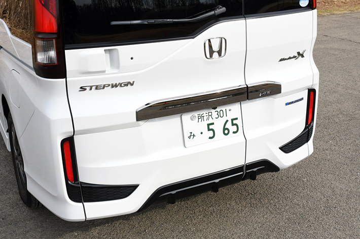 HONDA STEP WGN Modulo X（ホンダ ステップワゴン モデューロX）